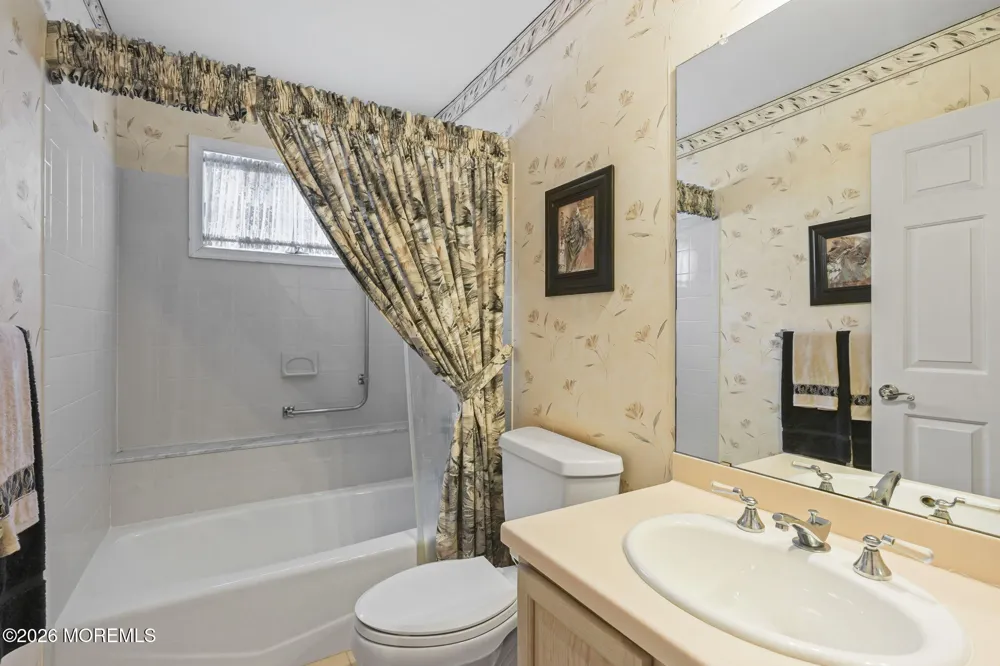 513 Waterford Drive Manchester, NJ 08759