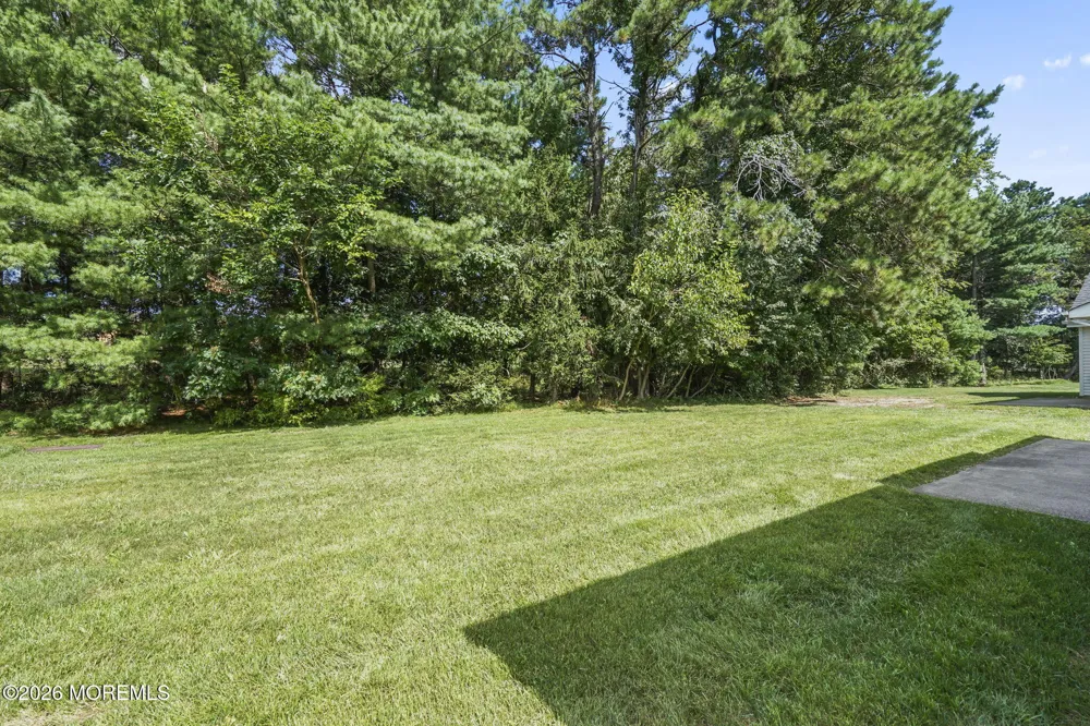 513 Waterford Drive Manchester, NJ 08759