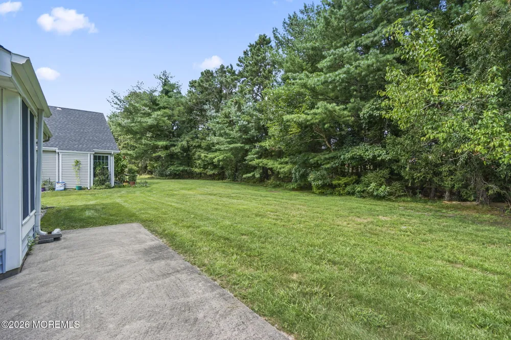 513 Waterford Drive Manchester, NJ 08759