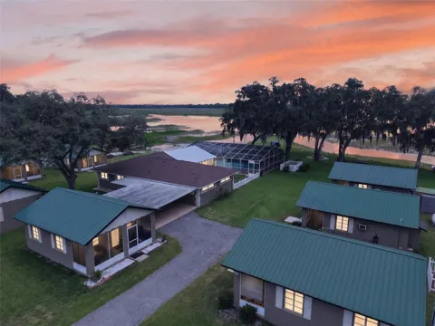 2489 LAKEFRONT DRIVE