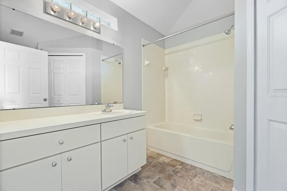 7408 OXFORD GARDEN CIRCLE Apollo Beach, FL 33572