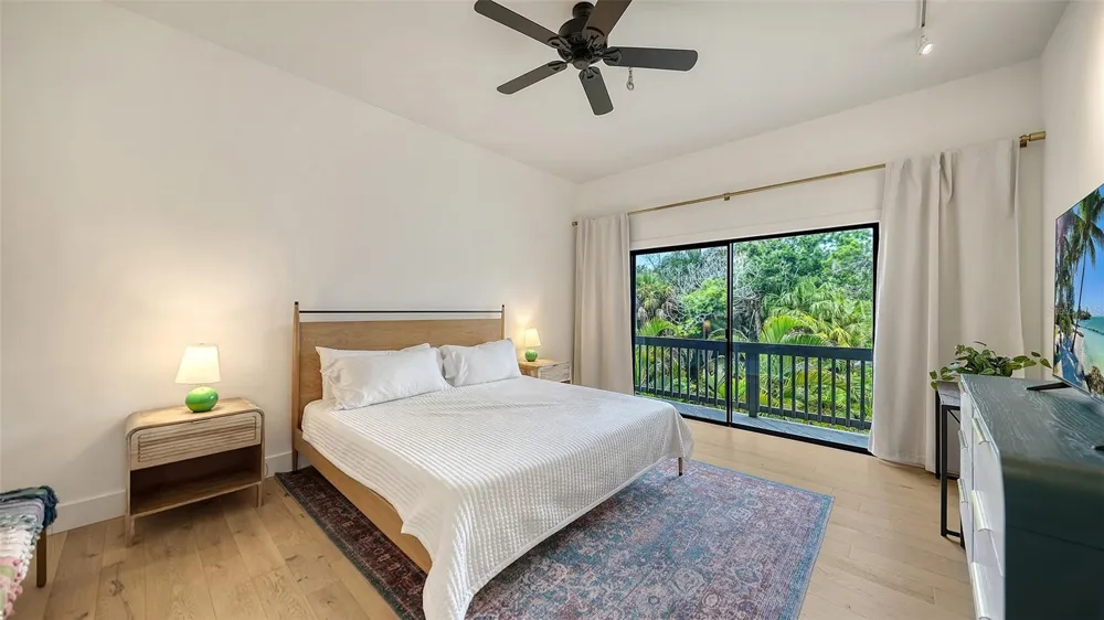 1372 LANDINGS POINT #28 Sarasota, FL 34231