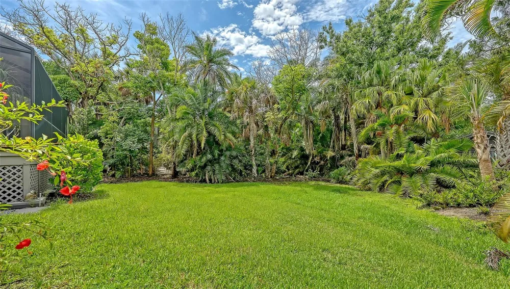 1372 LANDINGS POINT #28 Sarasota, FL 34231