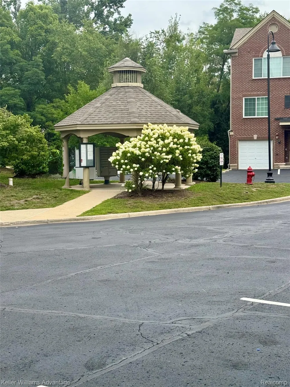 1478 Crimson Way Walled Lake City, MI 48390
