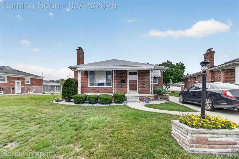 24910 Manhattan Street St Clair Shores City, MI 48080