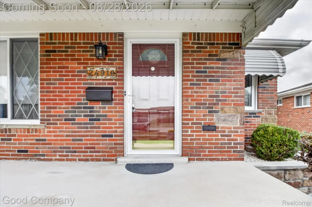 24910 Manhattan Street St Clair Shores City, MI 48080