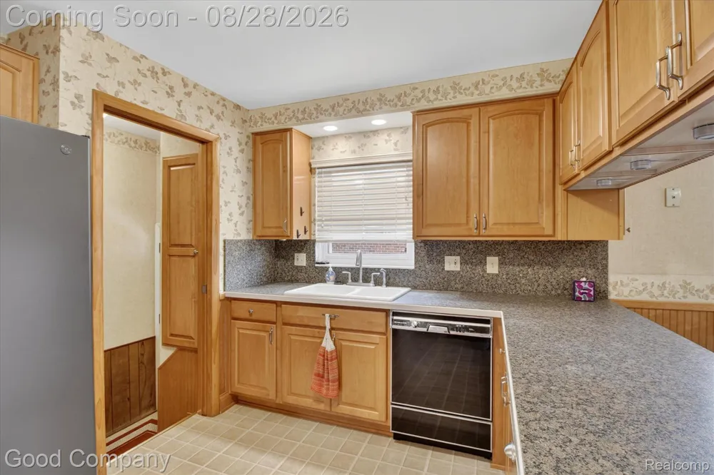 24910 Manhattan Street St Clair Shores City, MI 48080