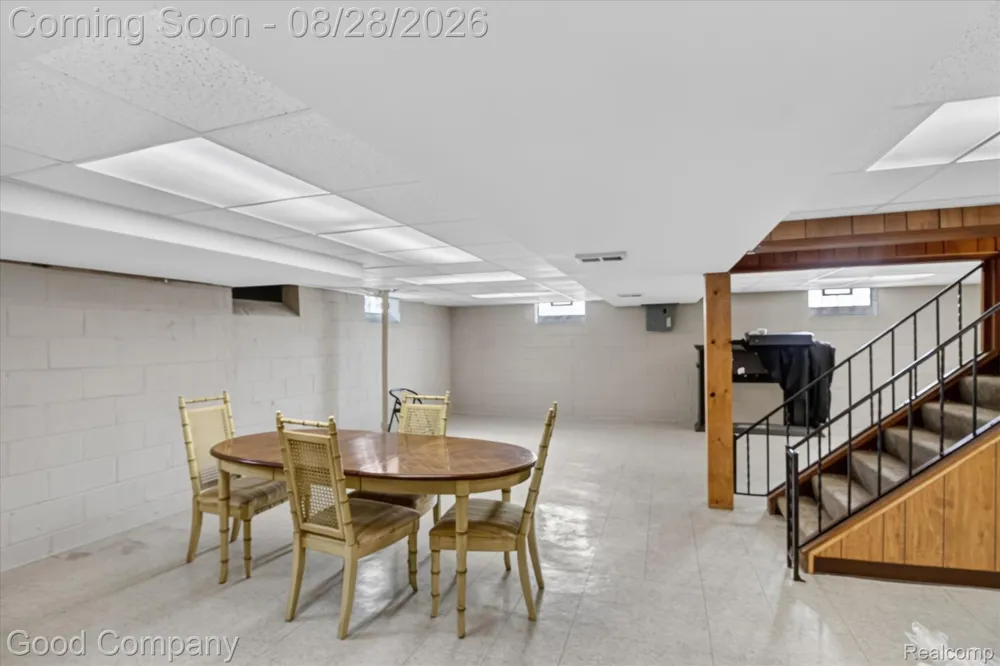24910 Manhattan Street St Clair Shores City, MI 48080