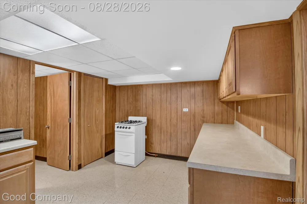 24910 Manhattan Street St Clair Shores City, MI 48080