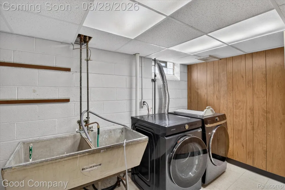 24910 Manhattan Street St Clair Shores City, MI 48080
