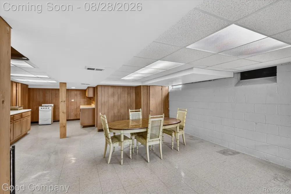 24910 Manhattan Street St Clair Shores City, MI 48080