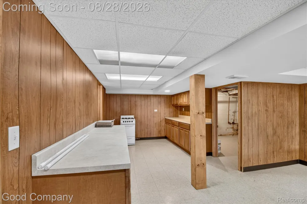 24910 Manhattan Street St Clair Shores City, MI 48080