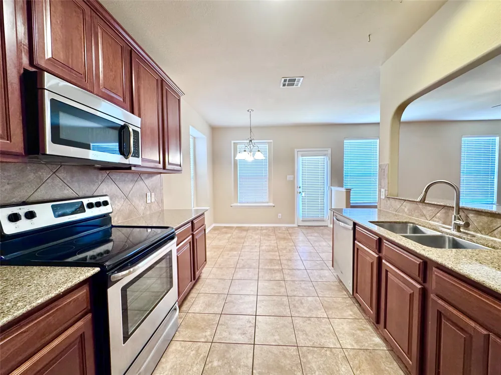 1912 Golden Arrow Avenue Cedar Park, TX 78613