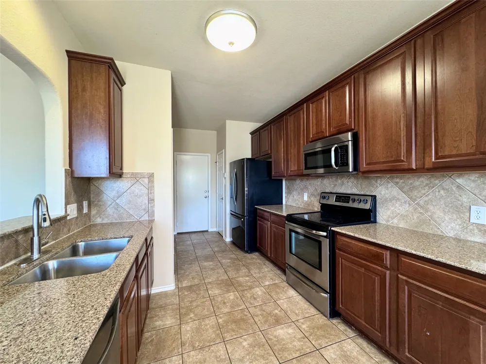 1912 Golden Arrow Avenue Cedar Park, TX 78613