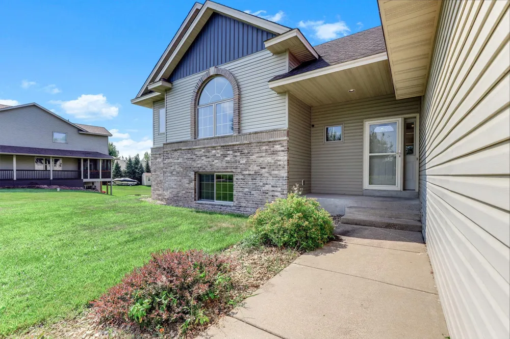20366 150th Street NW Elk River, MN 55330
