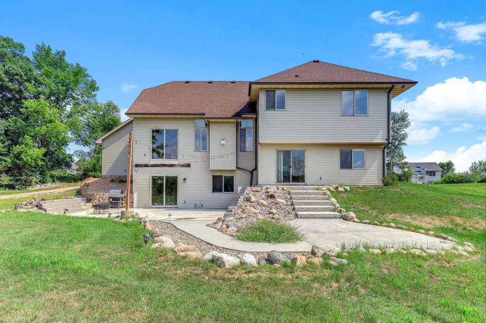 20366 150th Street NW Elk River, MN 55330