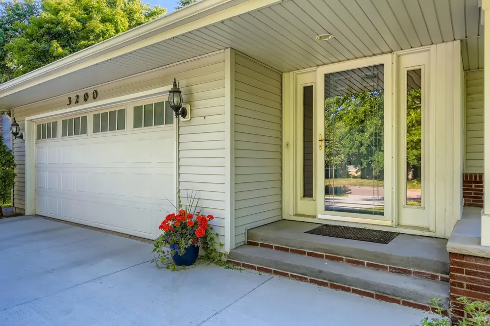 3200 Frear Drive Minnetonka, MN 55305