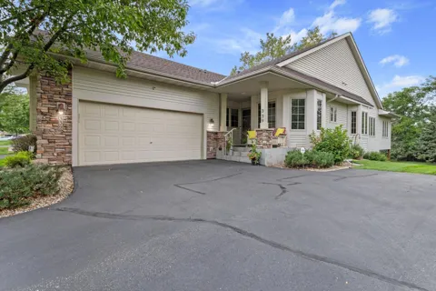 339 Summer Place E