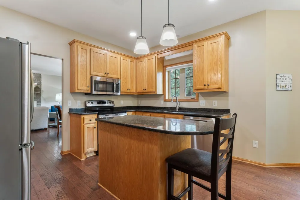 339 Summer Place E Maplewood, MN 55117