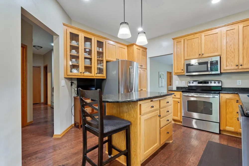 339 Summer Place E Maplewood, MN 55117