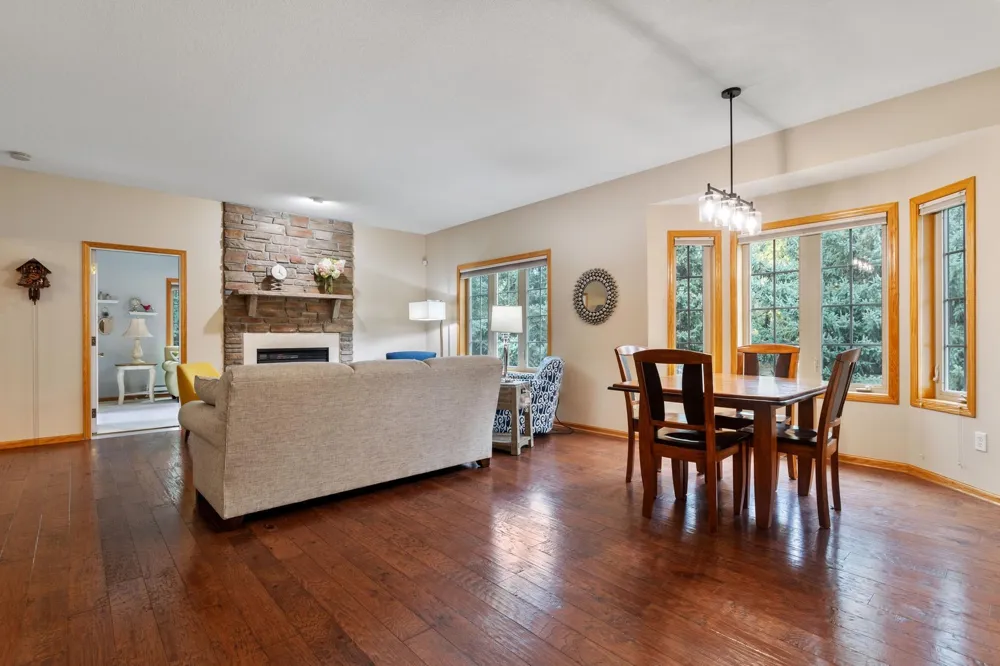339 Summer Place E Maplewood, MN 55117