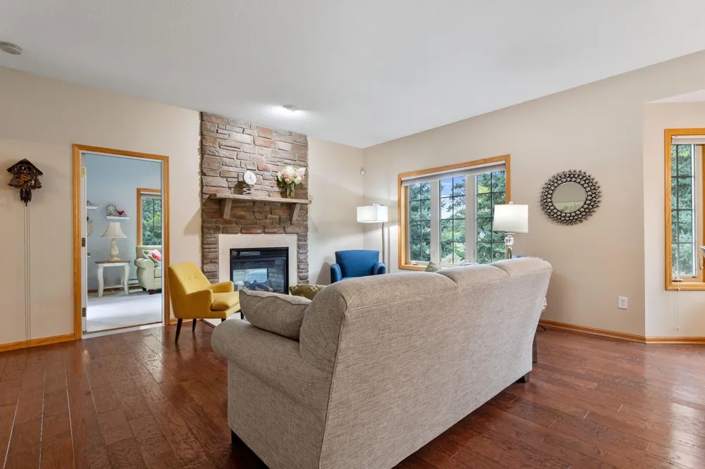 339 Summer Place E Maplewood, MN 55117