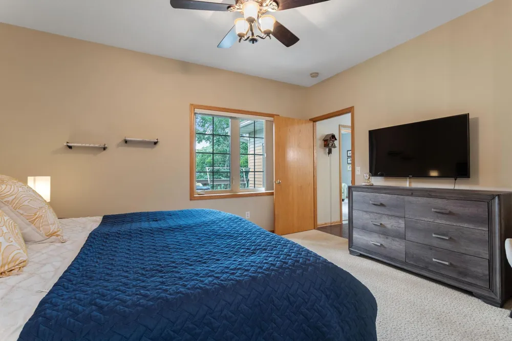 339 Summer Place E Maplewood, MN 55117