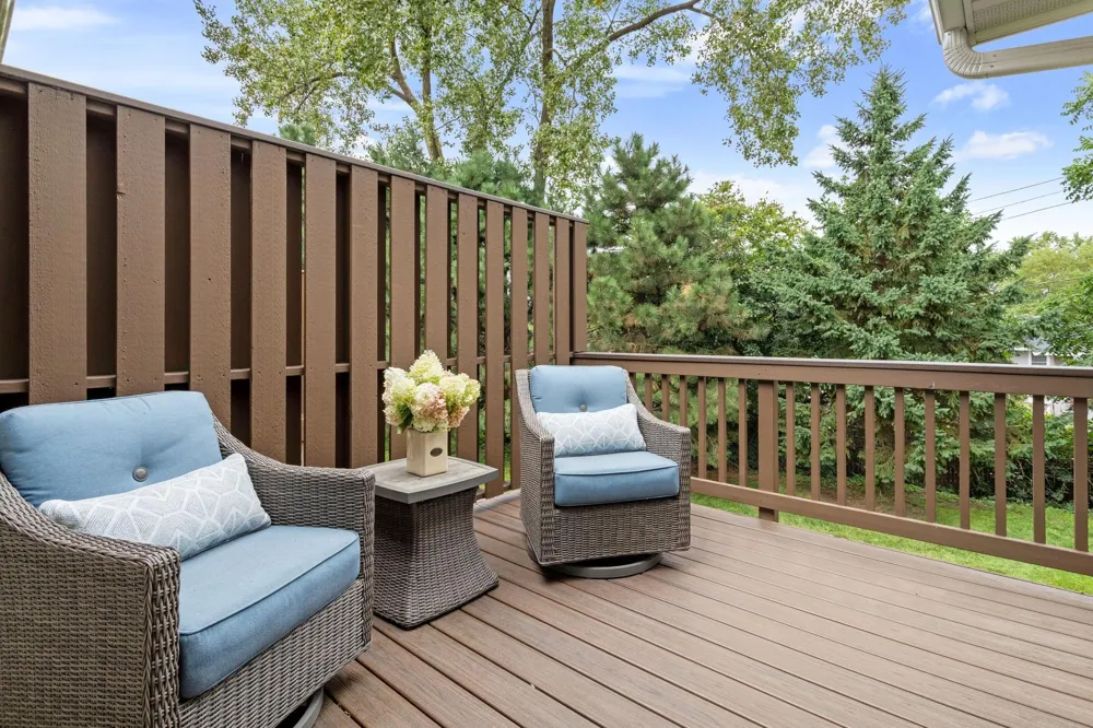 339 Summer Place E Maplewood, MN 55117