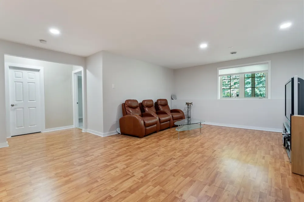 339 Summer Place E Maplewood, MN 55117