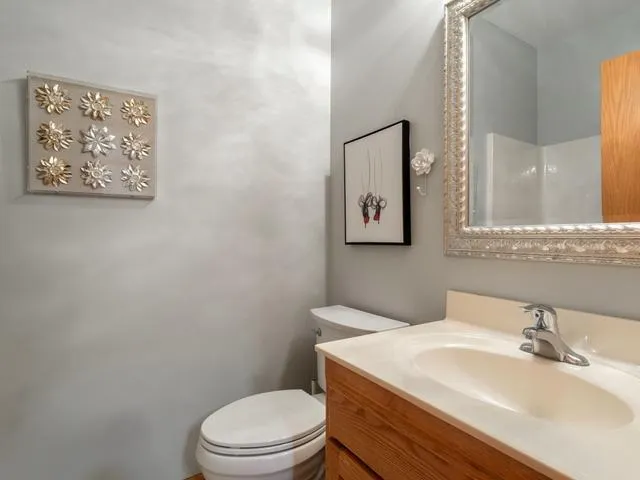 339 Summer Place E Maplewood, MN 55117