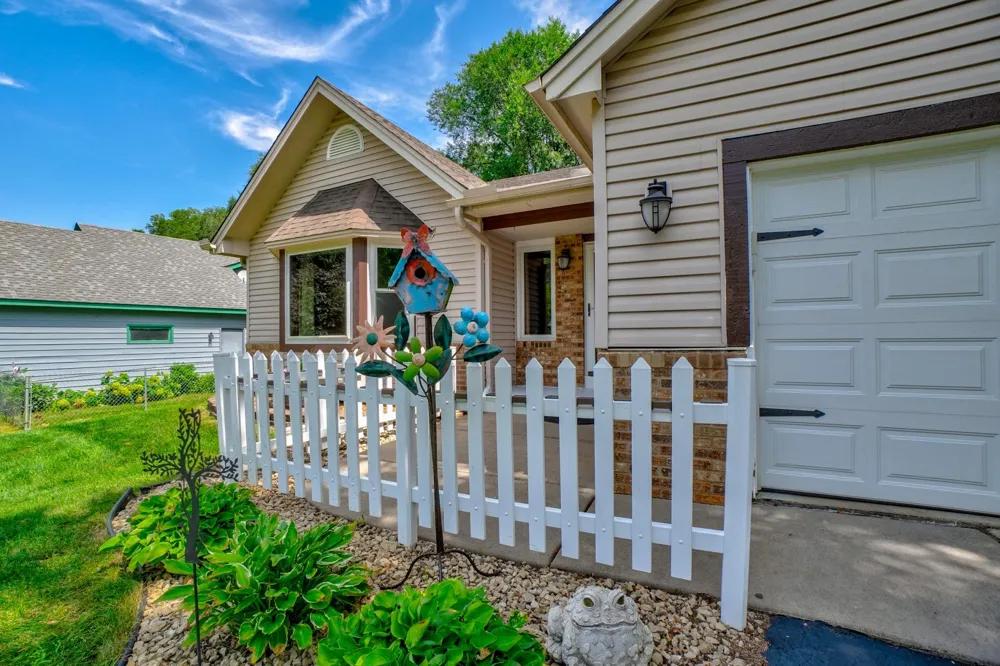13221 Court Place Burnsville, MN 55337