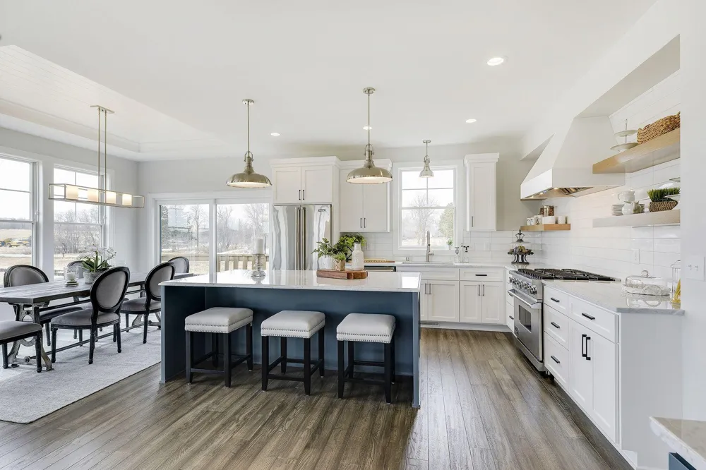 20565 Linden Road Deephaven, MN 55331