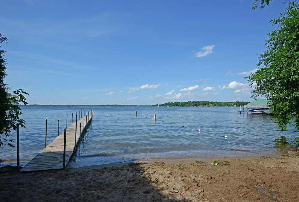 20565 Linden Road Deephaven, MN 55331