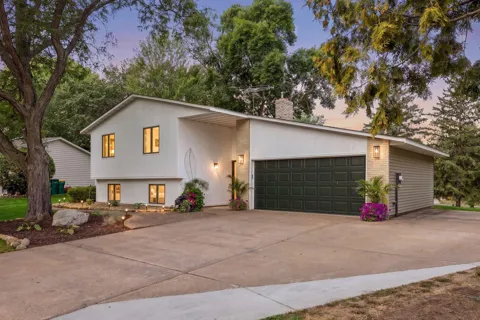 2660 Fairlawn Drive