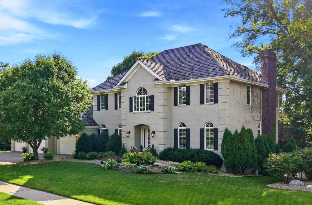 9486 Olympia Drive Eden Prairie, MN 55347