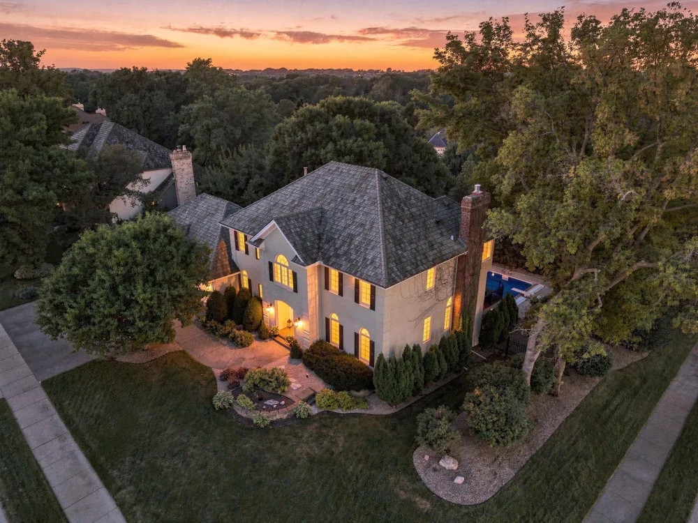 9486 Olympia Drive Eden Prairie, MN 55347
