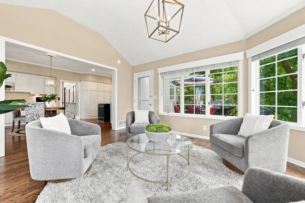 9486 Olympia Drive Eden Prairie, MN 55347