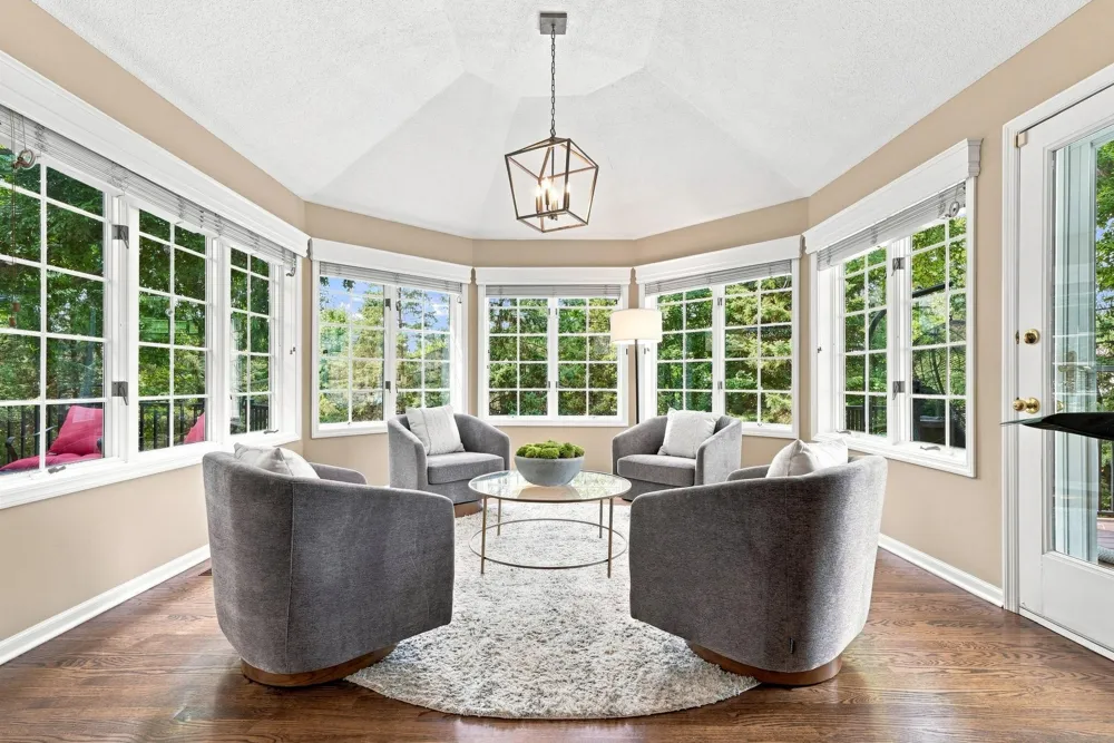 9486 Olympia Drive Eden Prairie, MN 55347