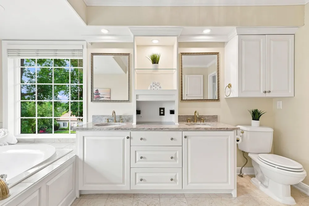 9486 Olympia Drive Eden Prairie, MN 55347