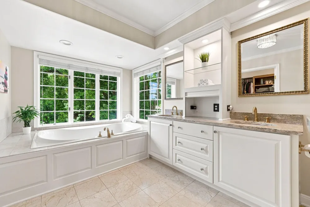 9486 Olympia Drive Eden Prairie, MN 55347
