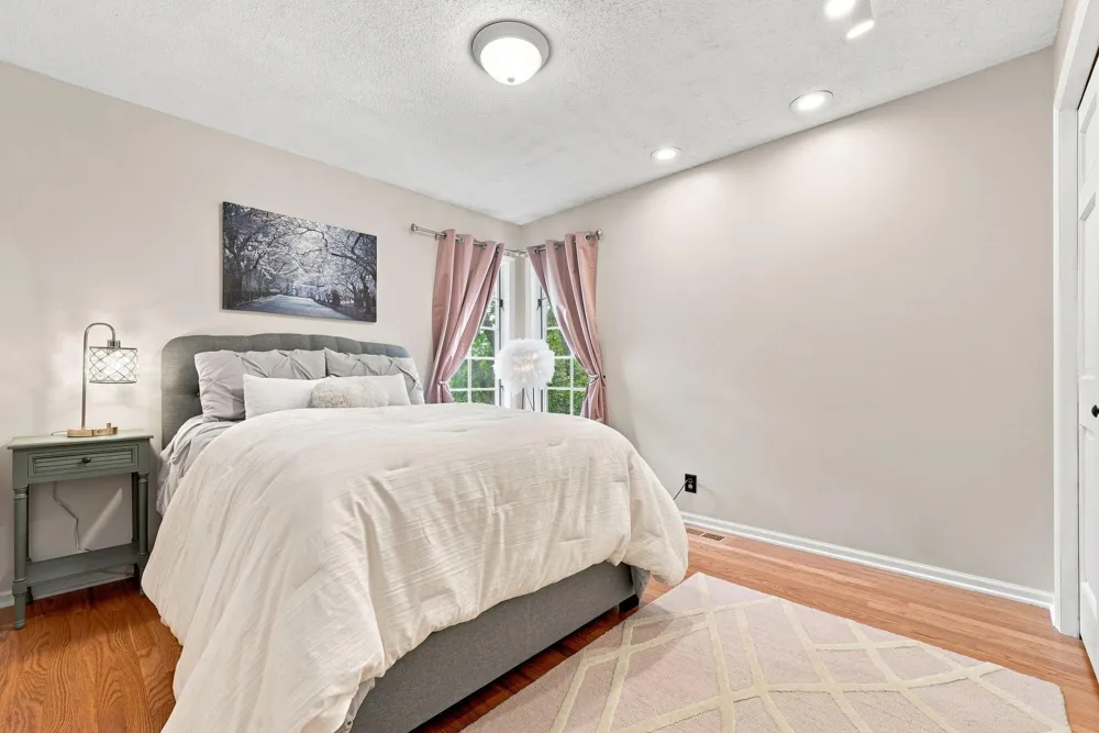 9486 Olympia Drive Eden Prairie, MN 55347