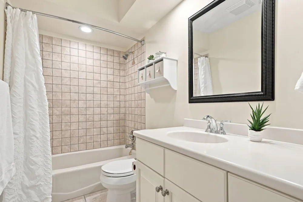 9486 Olympia Drive Eden Prairie, MN 55347