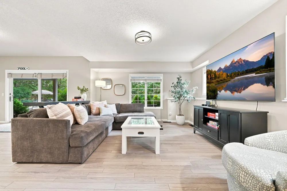 9486 Olympia Drive Eden Prairie, MN 55347