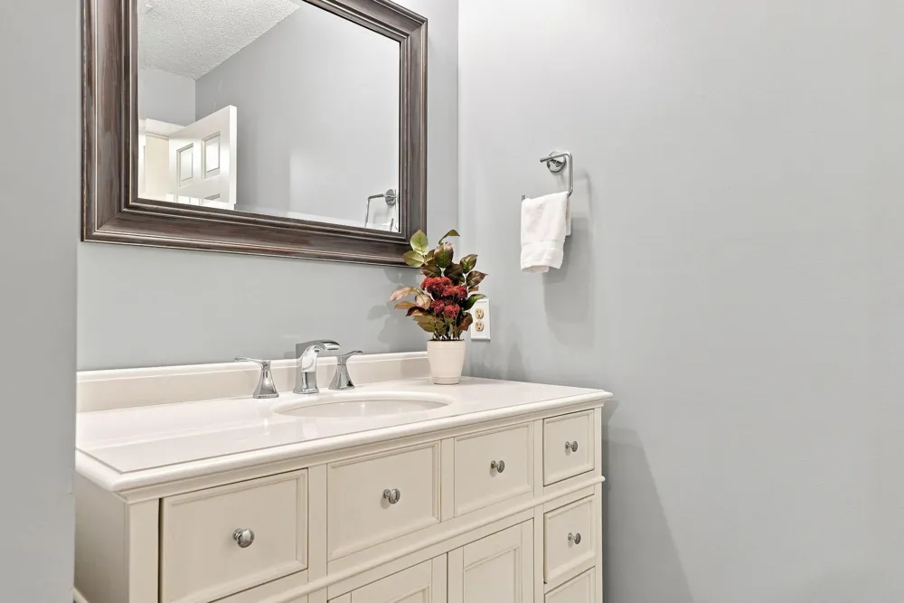 9486 Olympia Drive Eden Prairie, MN 55347