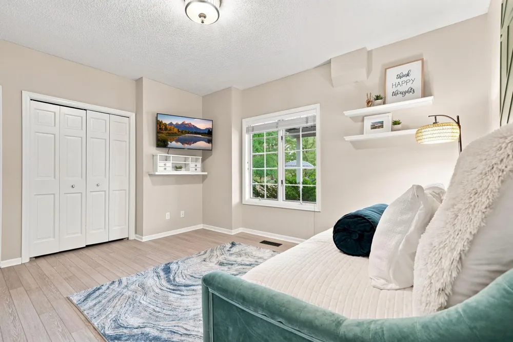 9486 Olympia Drive Eden Prairie, MN 55347
