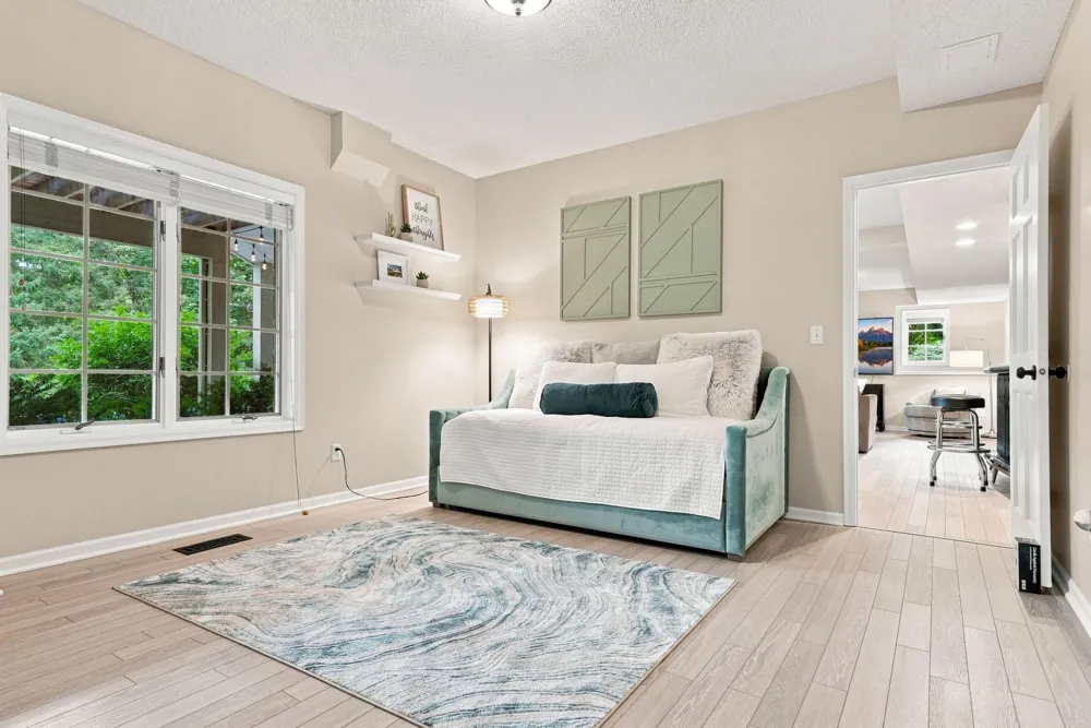 9486 Olympia Drive Eden Prairie, MN 55347