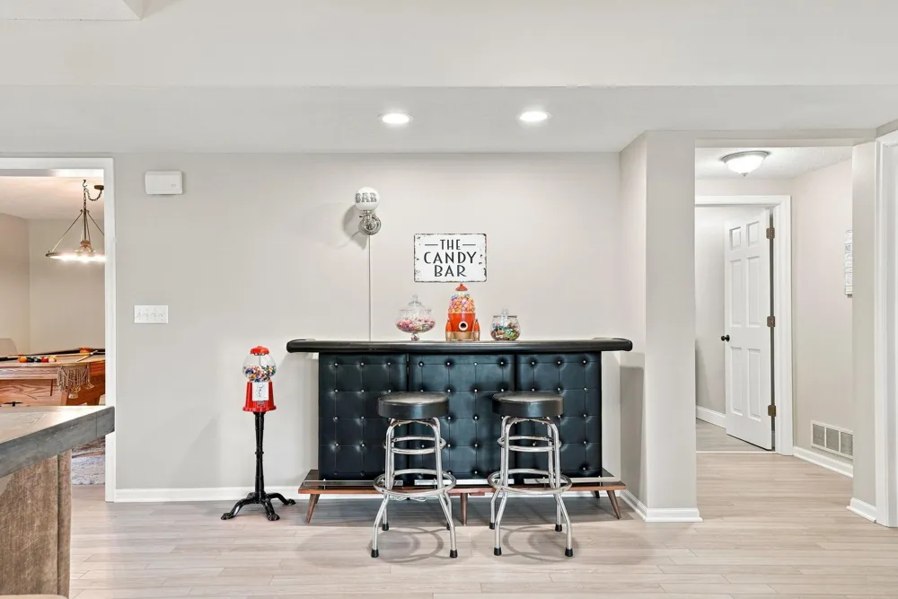 9486 Olympia Drive Eden Prairie, MN 55347