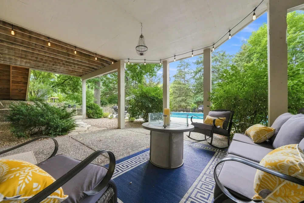 9486 Olympia Drive Eden Prairie, MN 55347