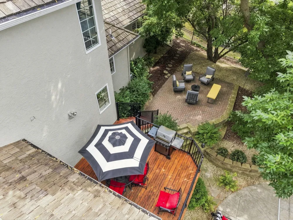 9486 Olympia Drive Eden Prairie, MN 55347
