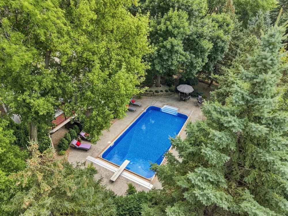 9486 Olympia Drive Eden Prairie, MN 55347